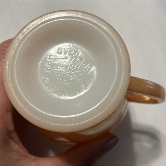 Vintage Fire-King Peach Lustre Creamer & Sugar Set With Laurel Pattern - Picture 6 of 8